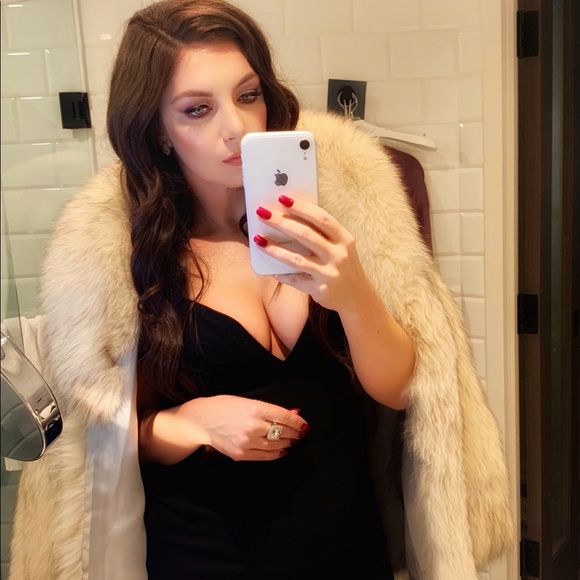 Meet your Posher, Linda - Picture 1 of 1